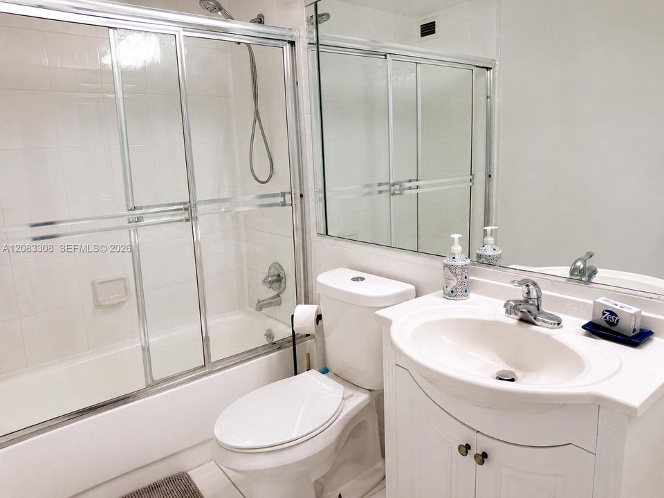 En Renta: $3,450 (2 camas, 2 baños, 1110 Pies cuadrados)