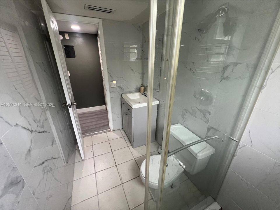 В аренду: $1,700 (1 спален, 1 ванн, 600 Квадратных фут)