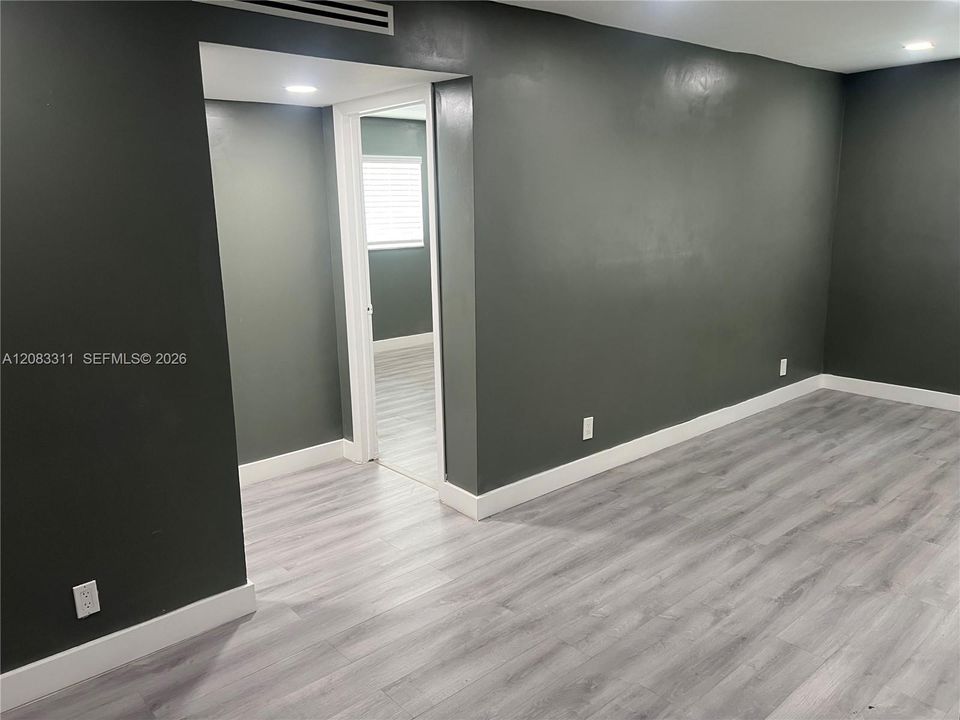 В аренду: $1,700 (1 спален, 1 ванн, 600 Квадратных фут)