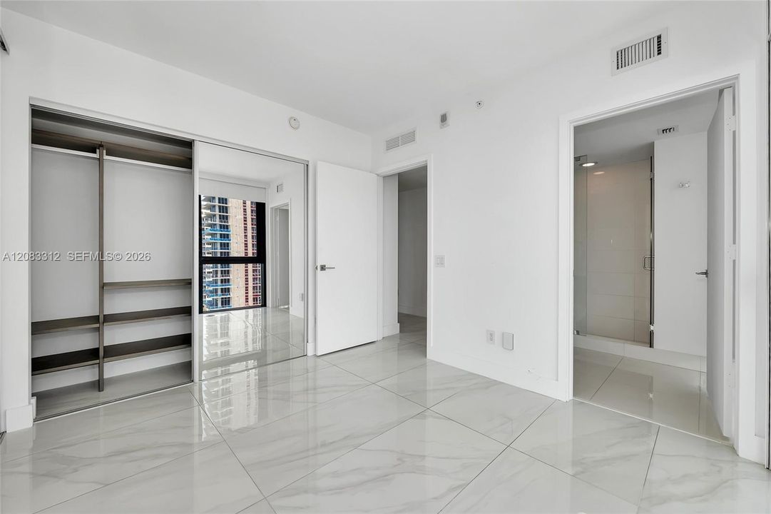 В аренду: $9,900 (3 спален, 3 ванн, 1634 Квадратных фут)