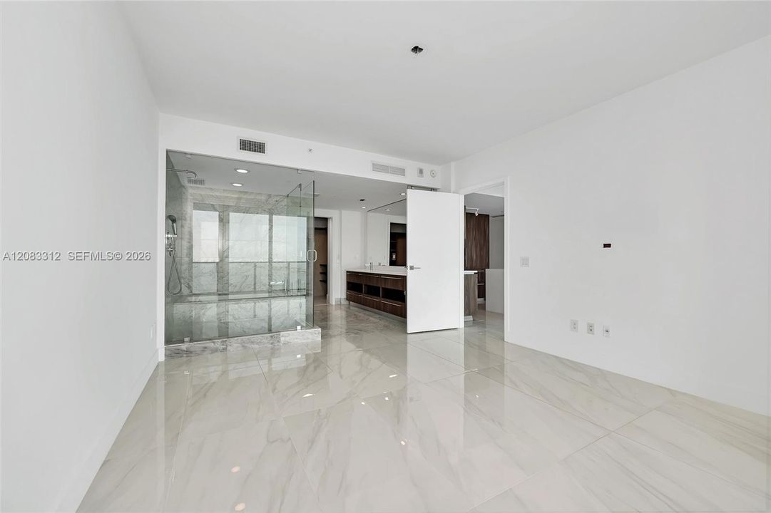 В аренду: $9,900 (3 спален, 3 ванн, 1634 Квадратных фут)