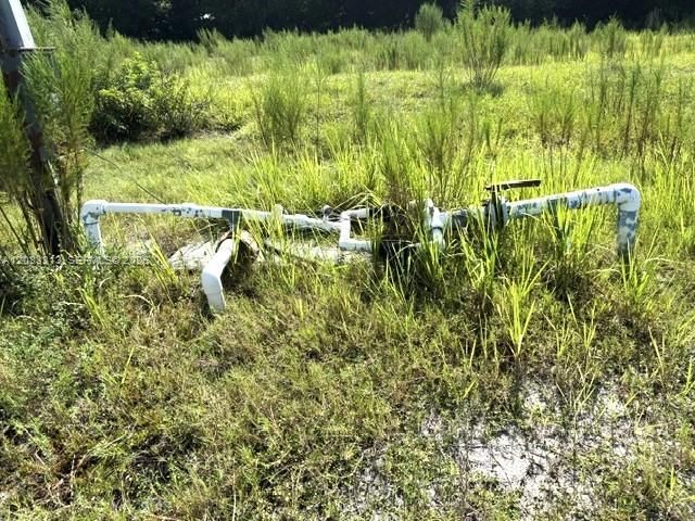 待售: $199,500 (9.89 acres)