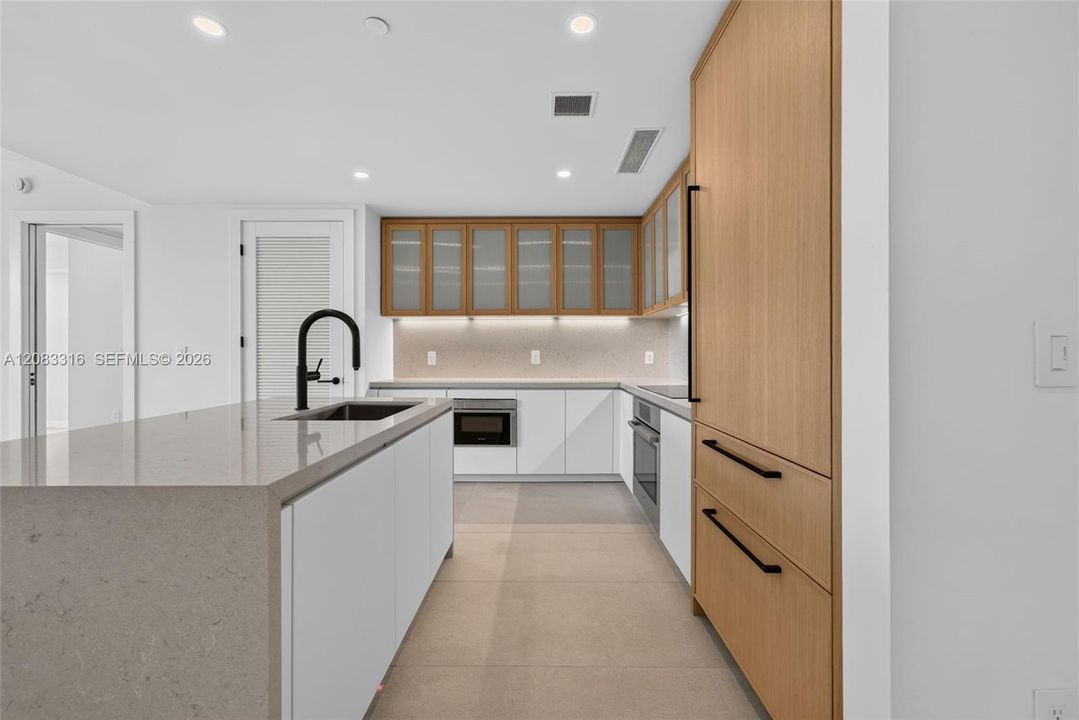 For Rent: $8,900 (2 beds, 2 baths, 1189 Square Feet)