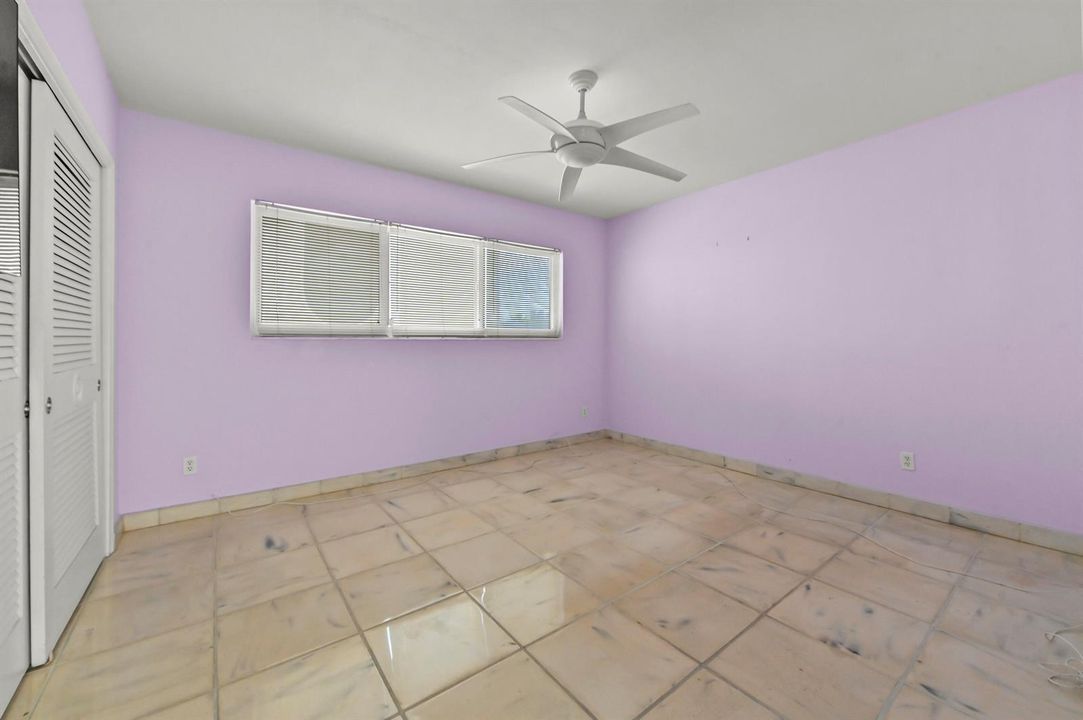 22 Bedroom 01