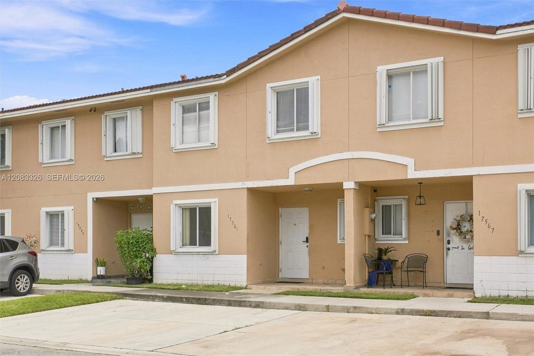 For Sale: $465,000 (4 beds, 3 baths, 1386 Square Feet)