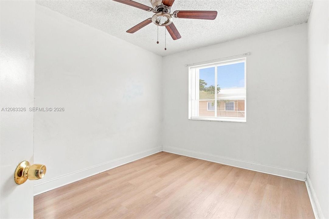 For Sale: $465,000 (4 beds, 3 baths, 1386 Square Feet)
