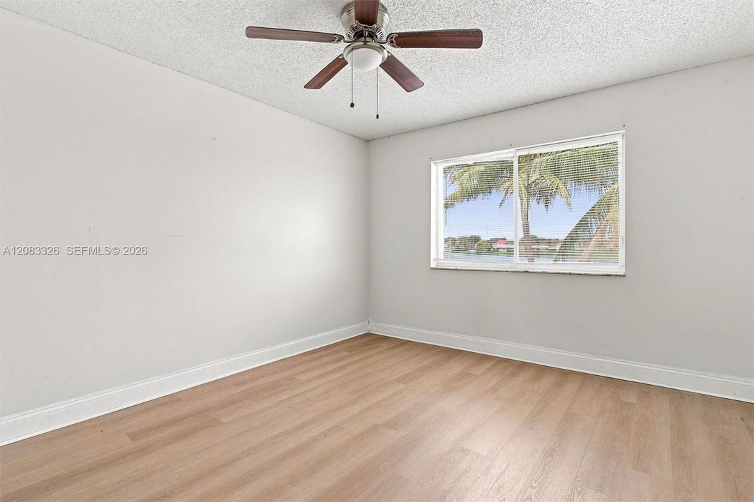 For Sale: $465,000 (4 beds, 3 baths, 1386 Square Feet)