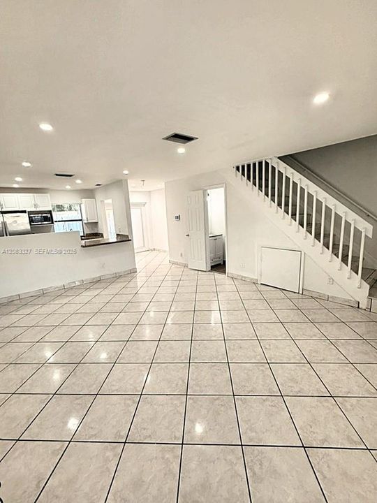 В аренду: $2,595 (2 спален, 1 ванн, 1260 Квадратных фут)