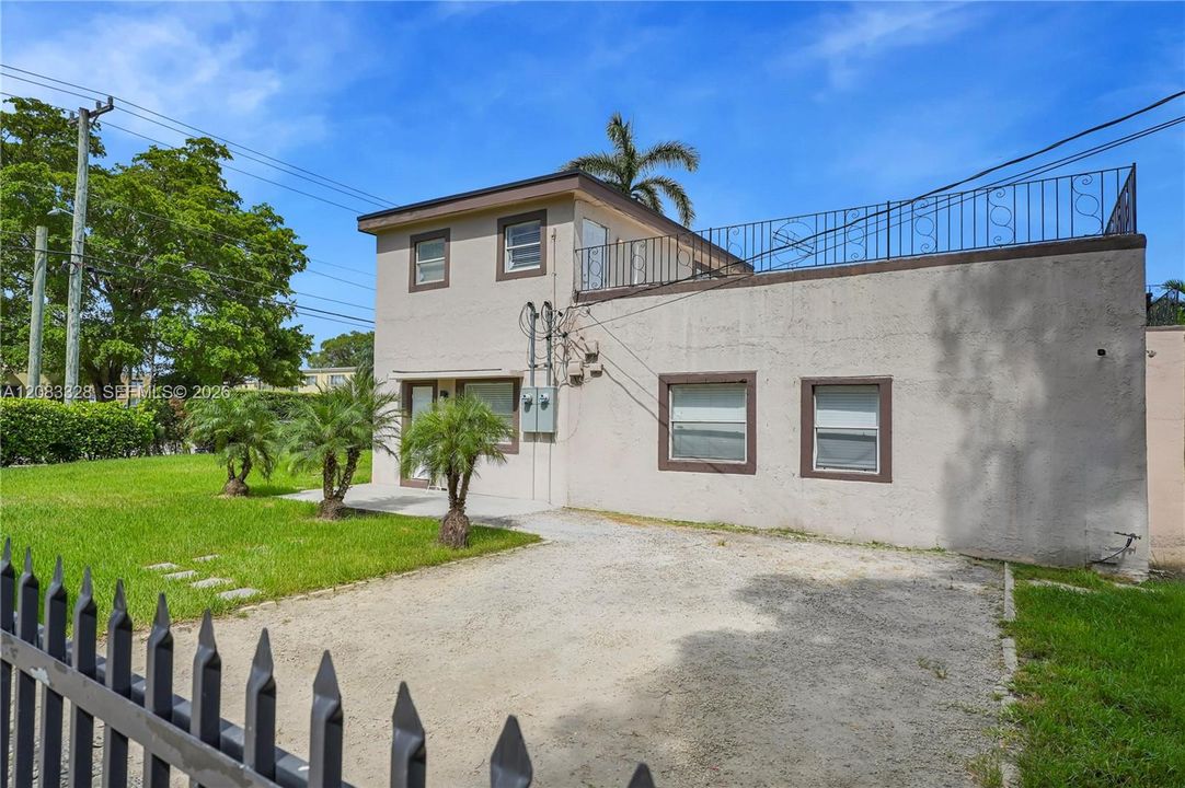 For Rent: $1,690 (0 beds, 1 baths, 450 Square Feet)