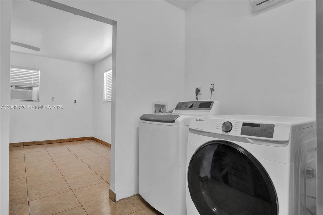 For Rent: $1,690 (0 beds, 1 baths, 450 Square Feet)