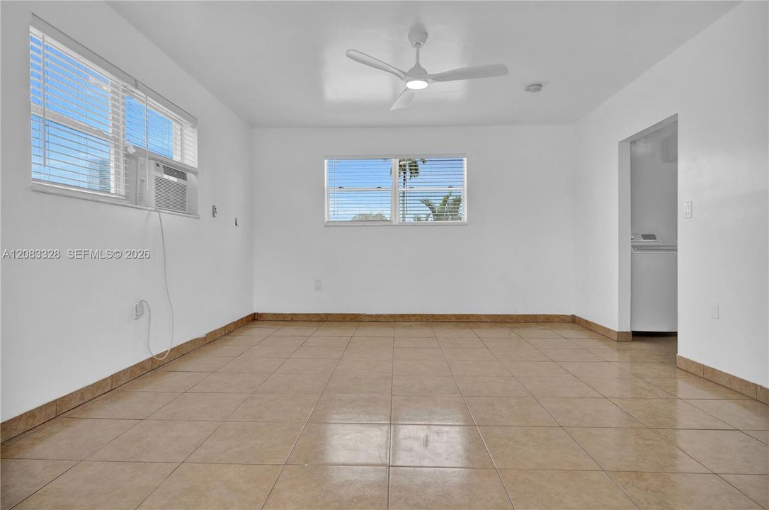 For Rent: $1,690 (0 beds, 1 baths, 450 Square Feet)