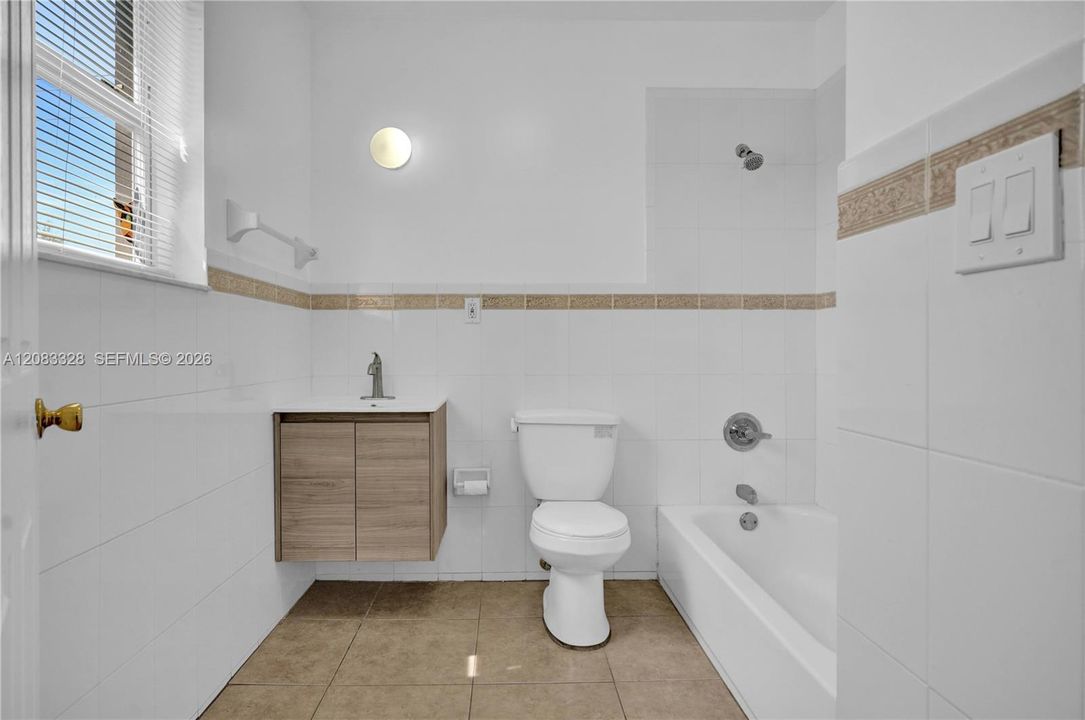 For Rent: $1,690 (0 beds, 1 baths, 450 Square Feet)