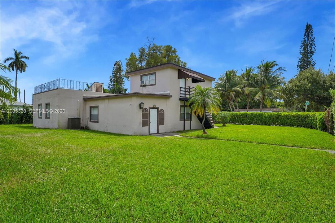 For Rent: $1,690 (0 beds, 1 baths, 450 Square Feet)