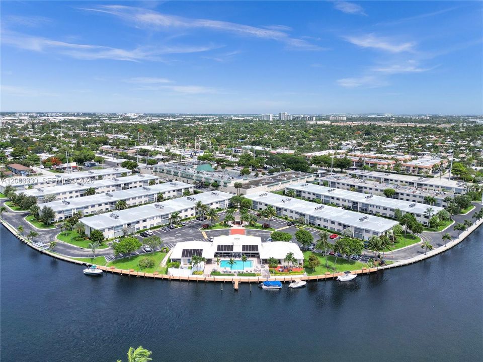 На продажу: $285,000 (2 спален, 2 ванн, 982 Квадратных фут)