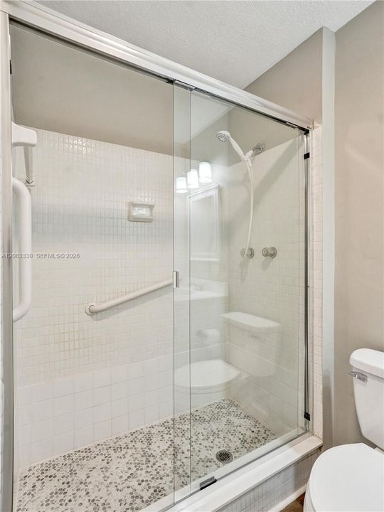 На продажу: $285,000 (2 спален, 2 ванн, 982 Квадратных фут)