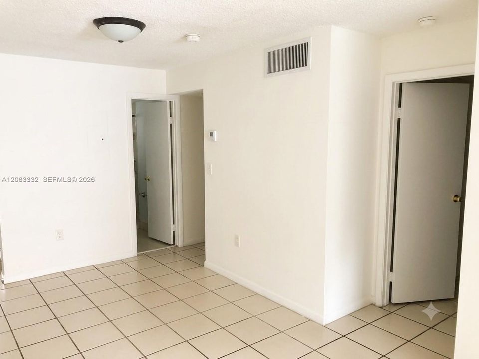 For Sale: $280,000 (2 beds, 2 baths, 765 Square Feet)