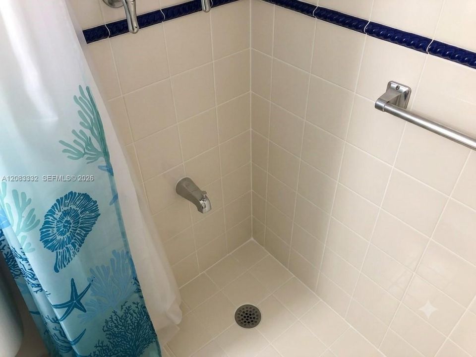 For Sale: $280,000 (2 beds, 2 baths, 765 Square Feet)