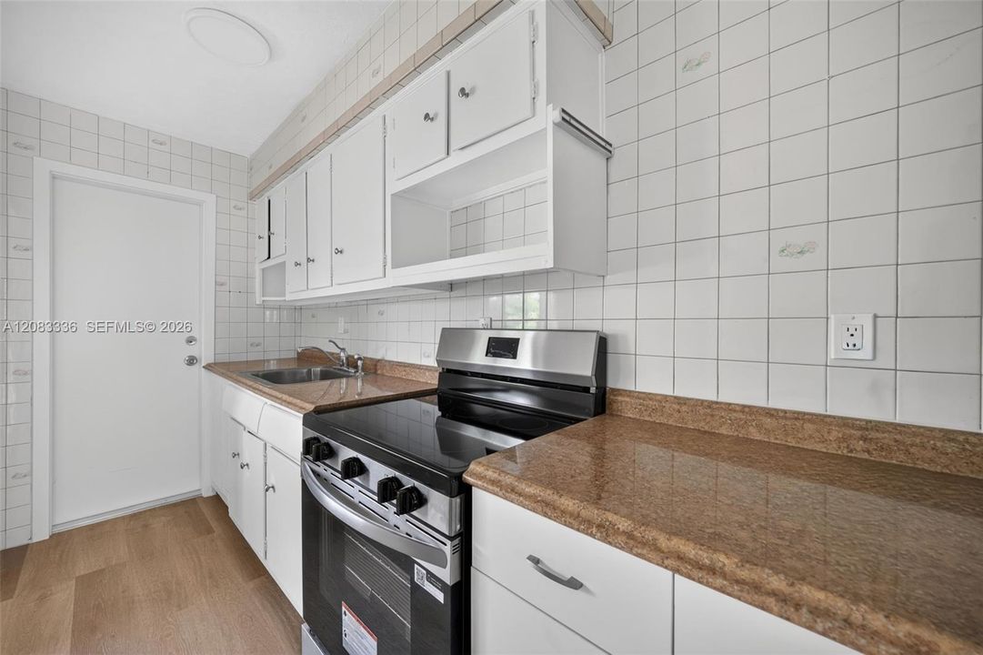 For Rent: $1,800 (1 beds, 1 baths, 462 Square Feet)