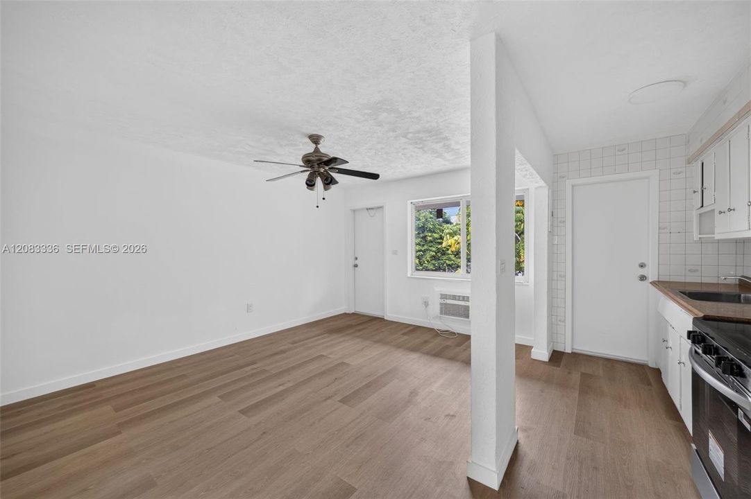 For Rent: $1,800 (1 beds, 1 baths, 462 Square Feet)