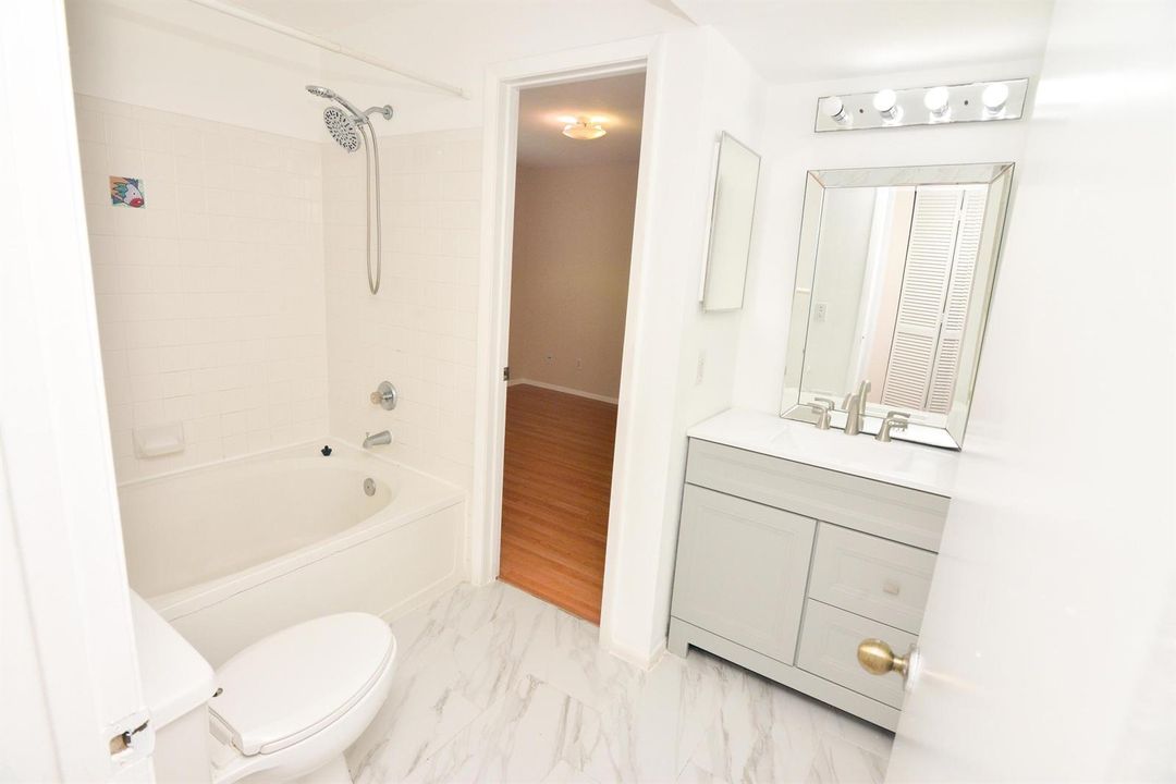 37-bathroom