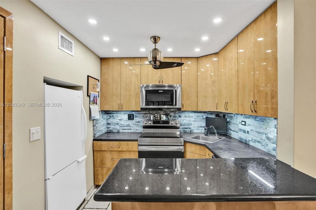 A convenient spot for guests to eat and drink.