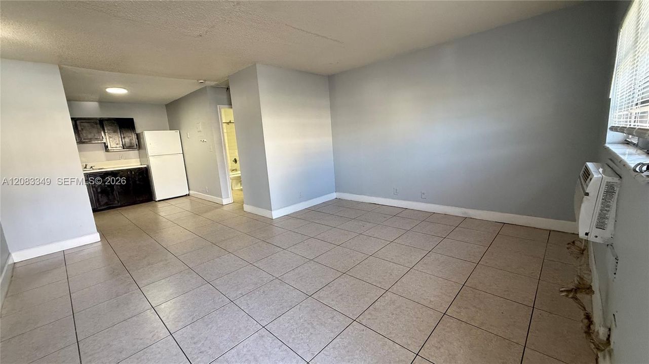 En Renta: $1,325 (1 camas, 1 baños, 35072 Pies cuadrados)