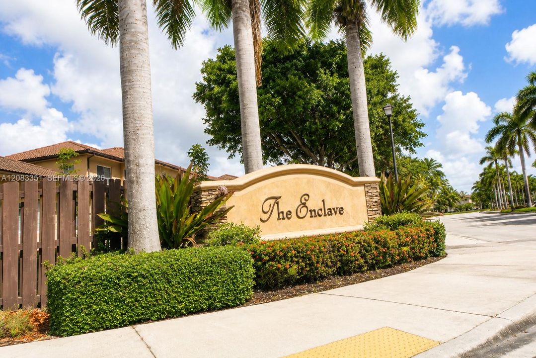 For Sale: $665,000 (5 beds, 3 baths, 2869 Square Feet)