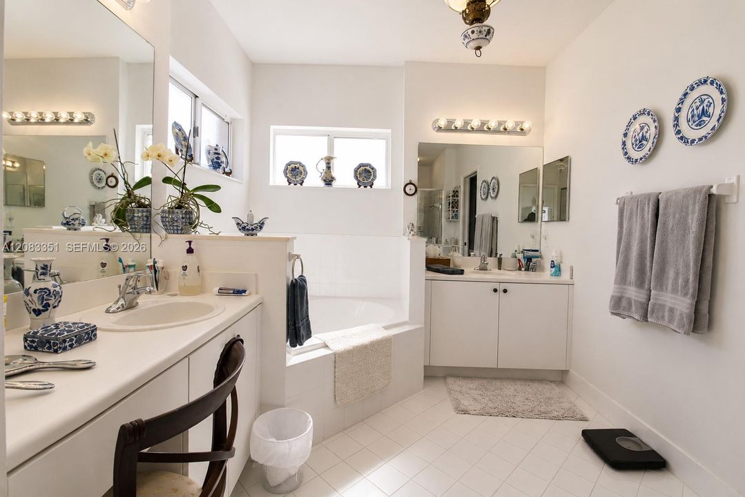 For Sale: $665,000 (5 beds, 3 baths, 2869 Square Feet)
