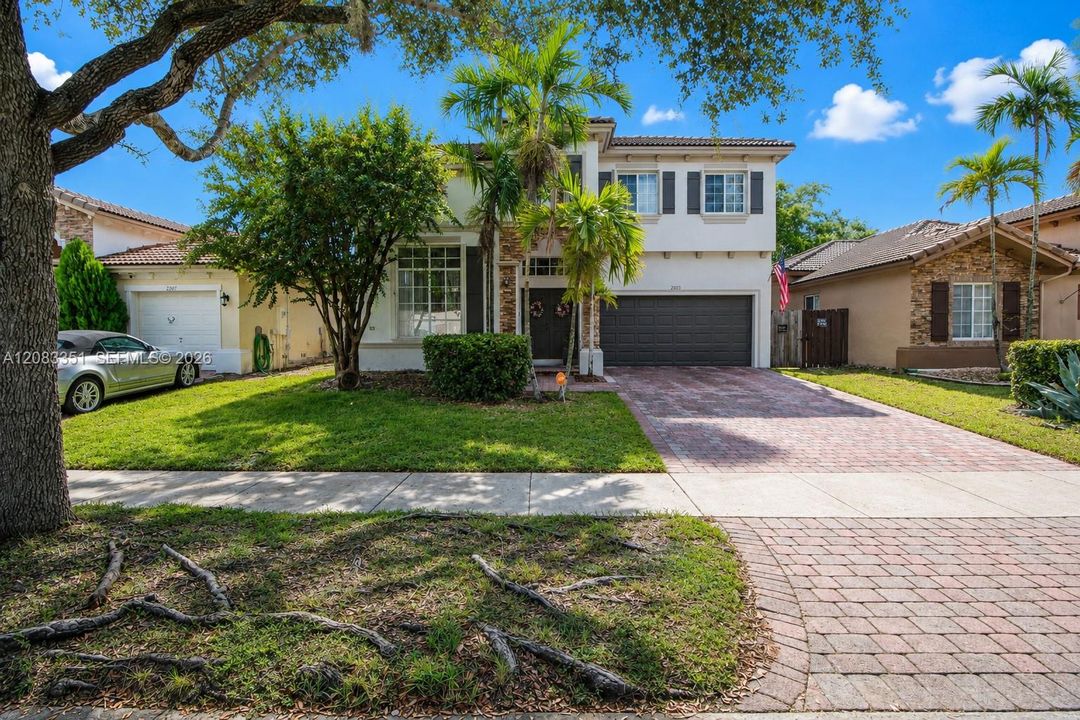 For Sale: $665,000 (5 beds, 3 baths, 2869 Square Feet)