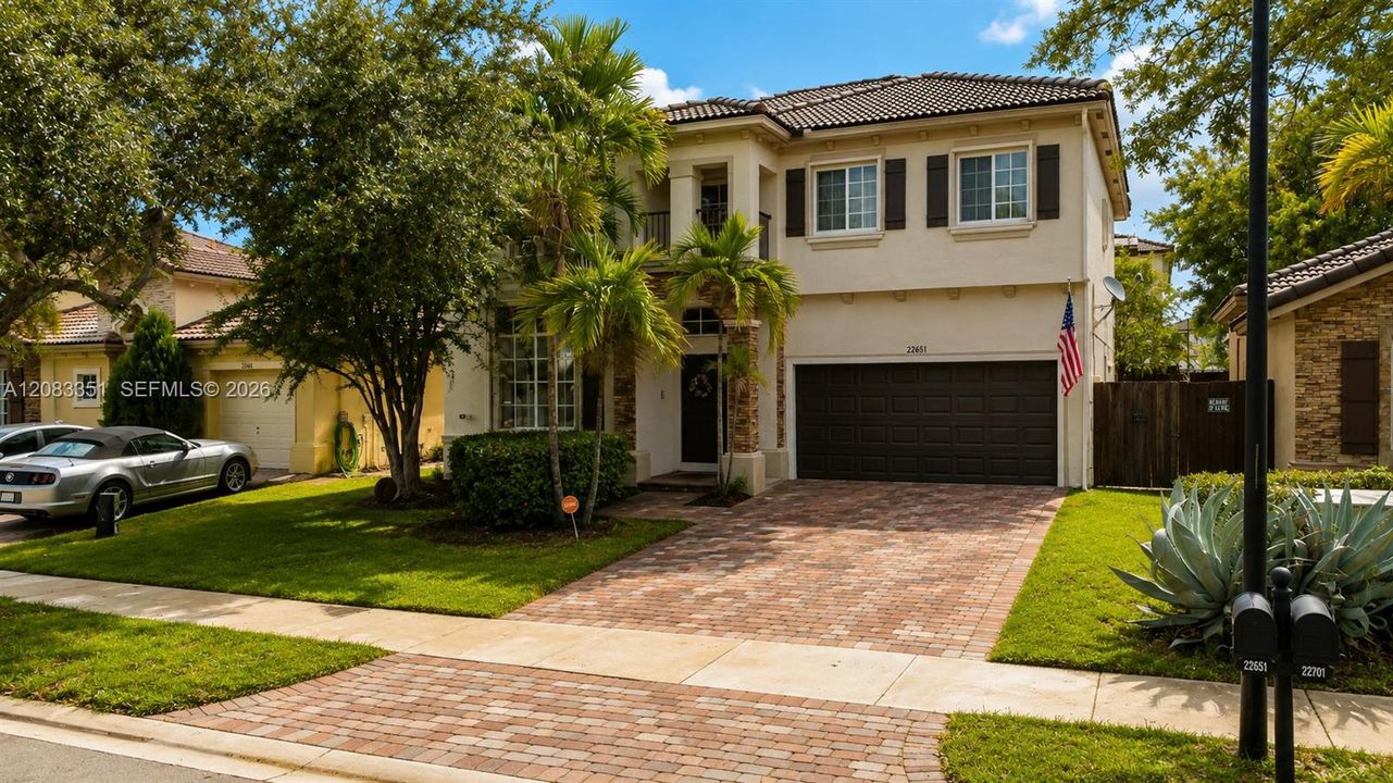 For Sale: $665,000 (5 beds, 3 baths, 2869 Square Feet)