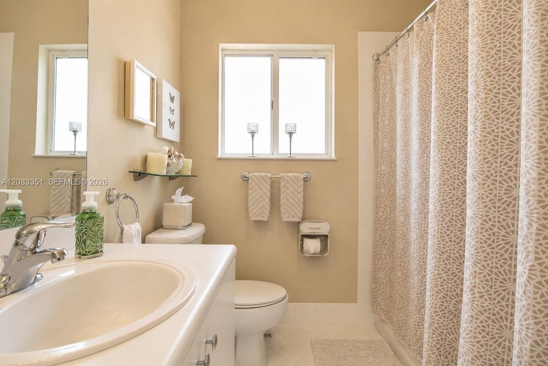 For Sale: $665,000 (5 beds, 3 baths, 2869 Square Feet)