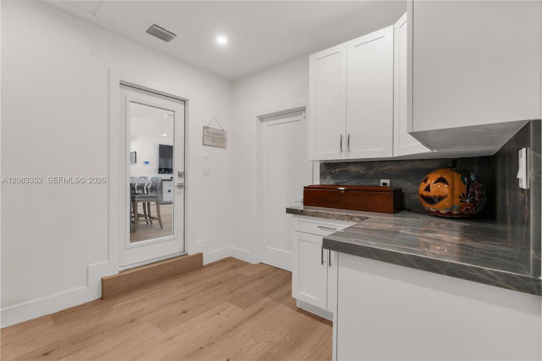For Sale: $829,900 (3 beds, 2 baths, 1164 Square Feet)