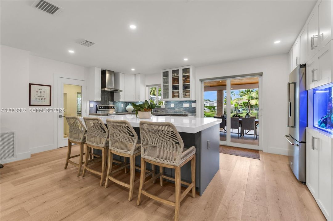 For Sale: $829,900 (3 beds, 2 baths, 1164 Square Feet)