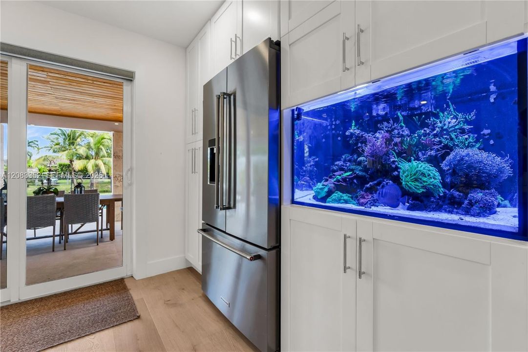 For Sale: $829,900 (3 beds, 2 baths, 1164 Square Feet)