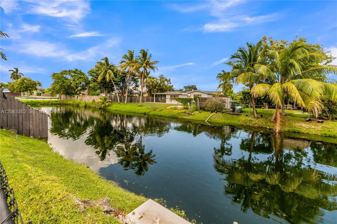 For Sale: $829,900 (3 beds, 2 baths, 1164 Square Feet)