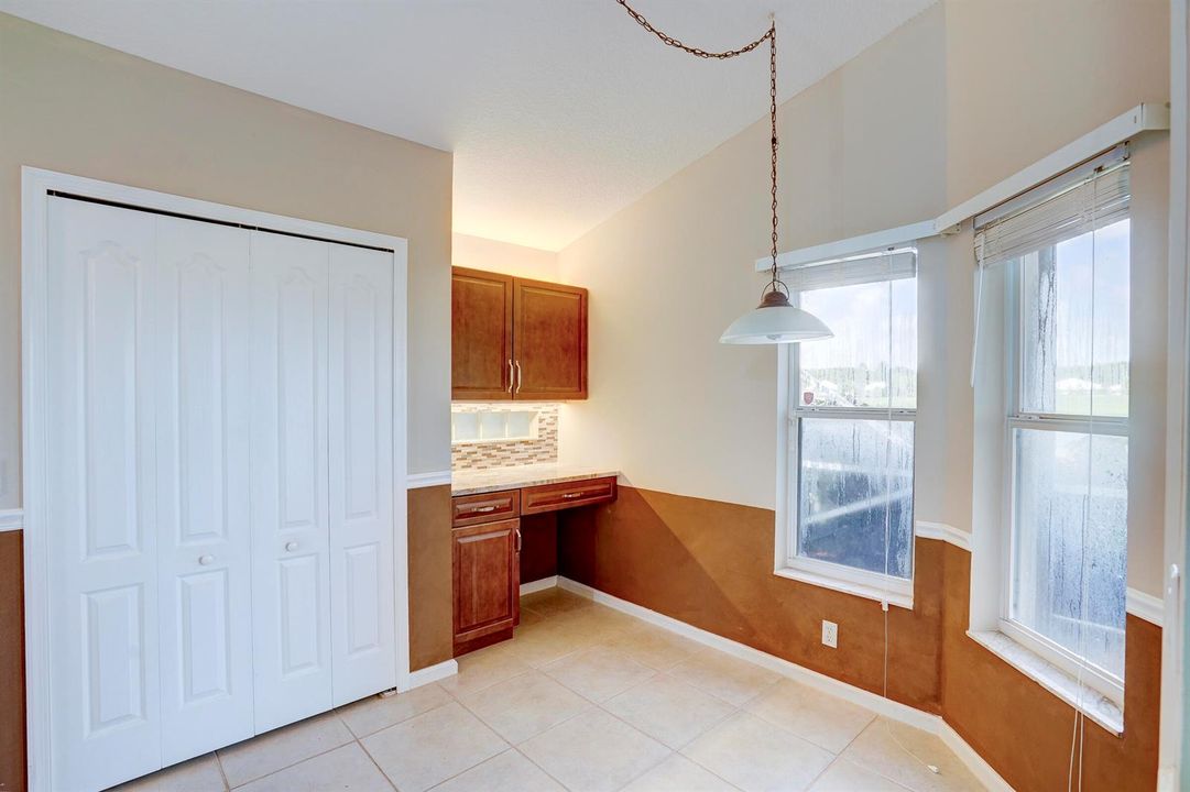 1117AvondaleCt-18