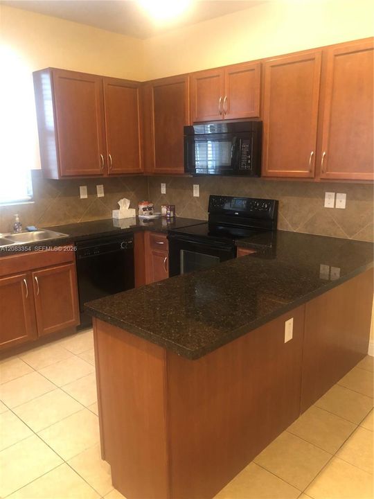 For Rent: $3,350 (3 beds, 2 baths, 1660 Square Feet)