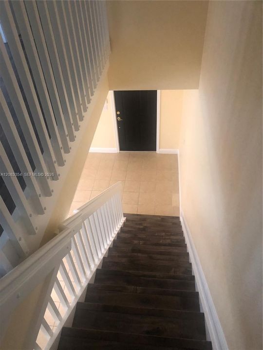 For Rent: $3,350 (3 beds, 2 baths, 1660 Square Feet)