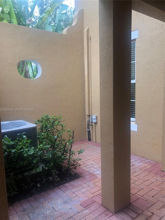 For Rent: $3,350 (3 beds, 2 baths, 1660 Square Feet)