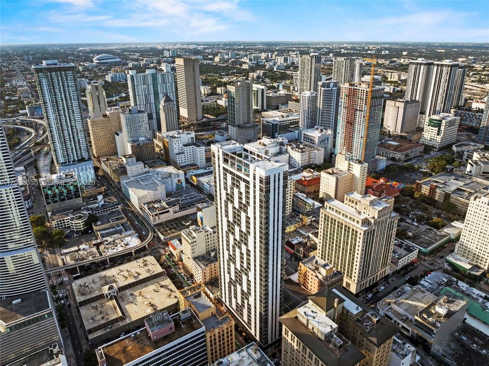 For Rent: $2,700 (1 beds, 1 baths, 564 Square Feet)