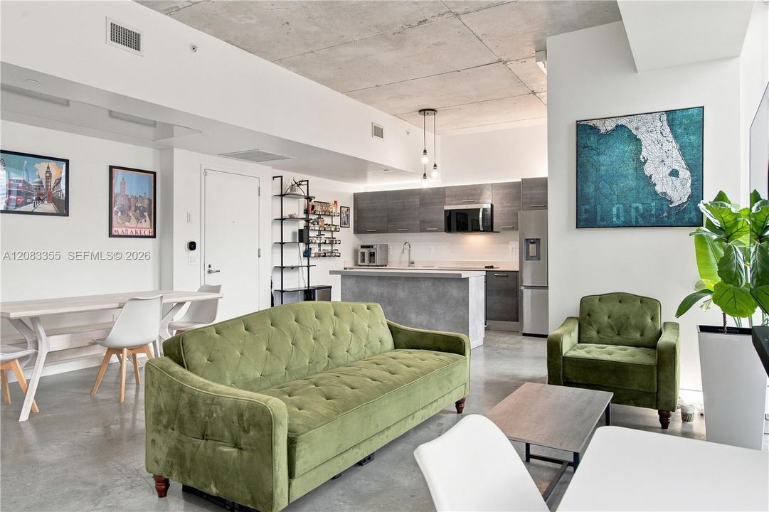 For Rent: $2,700 (1 beds, 1 baths, 564 Square Feet)