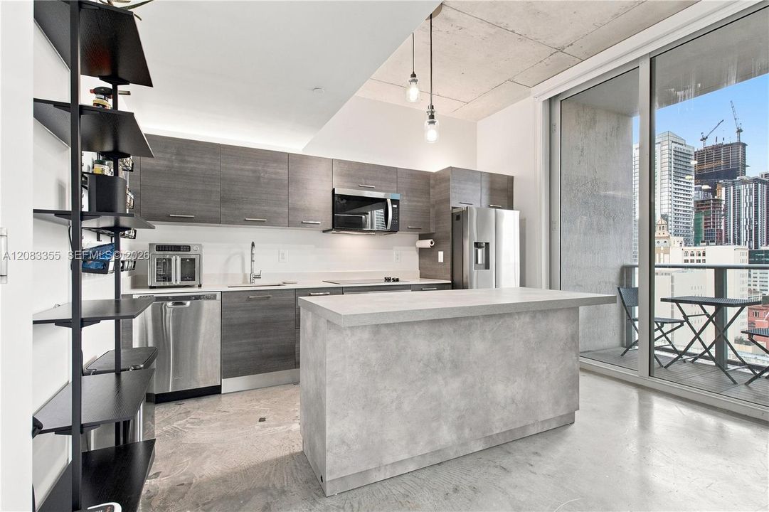 For Rent: $2,700 (1 beds, 1 baths, 564 Square Feet)