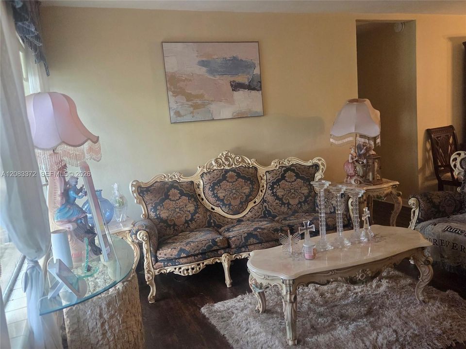 En Venta: $525,000 (3 camas, 2 baños, 1572 Pies cuadrados)