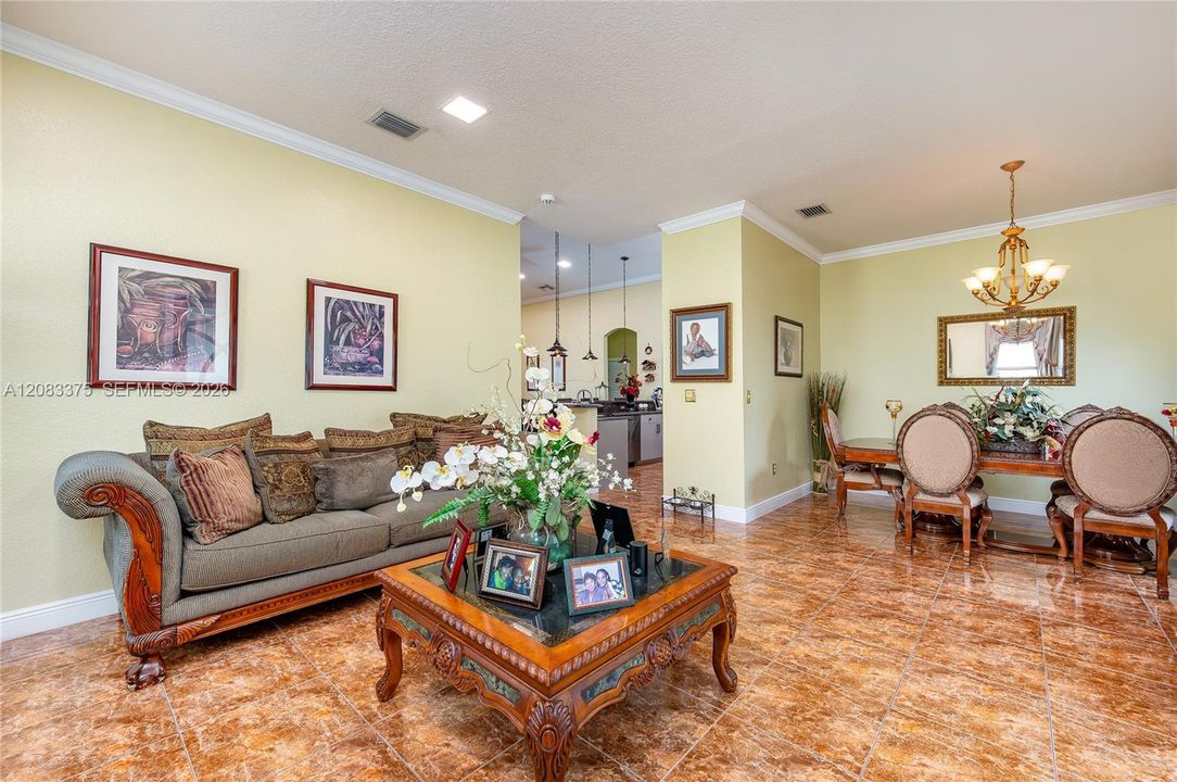 For Sale: $815,000 (4 beds, 2 baths, 1967 Square Feet)