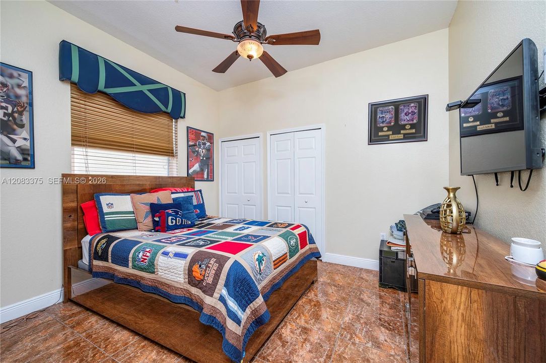 For Sale: $815,000 (4 beds, 2 baths, 1967 Square Feet)