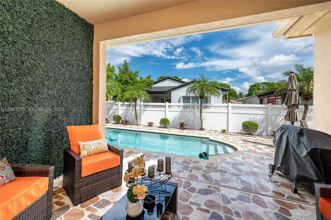 For Sale: $815,000 (4 beds, 2 baths, 1967 Square Feet)