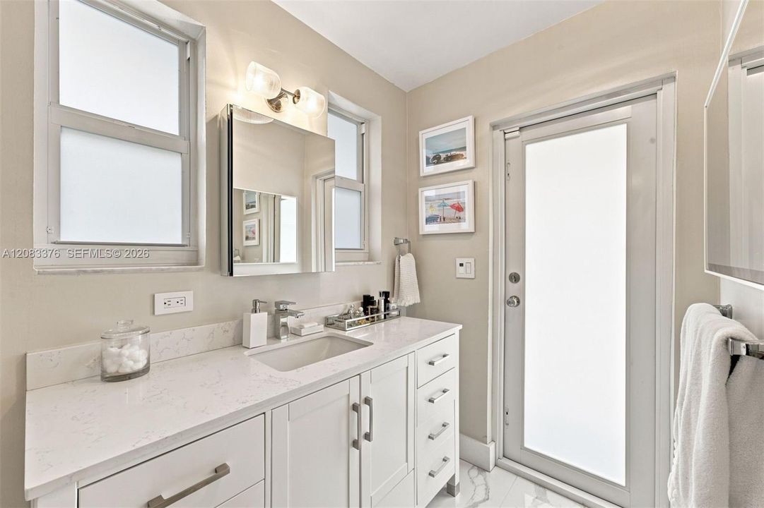 For Sale: $1,600,000 (3 beds, 3 baths, 1523 Square Feet)