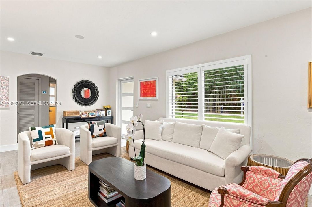 For Sale: $1,600,000 (3 beds, 3 baths, 1523 Square Feet)