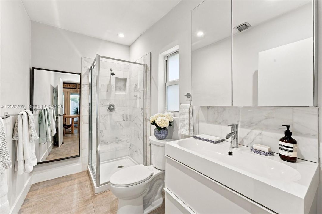 For Sale: $1,600,000 (3 beds, 3 baths, 1523 Square Feet)