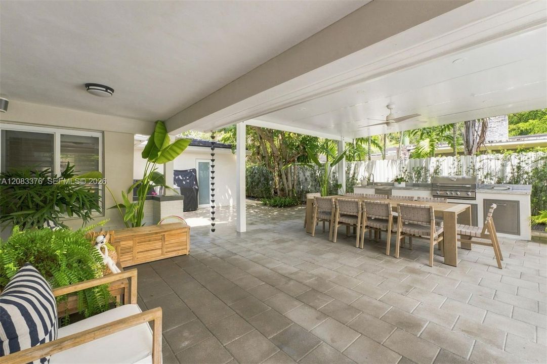 For Sale: $1,600,000 (3 beds, 3 baths, 1523 Square Feet)